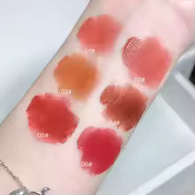beauty meets accessory. Gege Bear Rabbit Lips Glaze gives you velvet-matte color that last all day- and the adorable packaging doubles as a keychain you can clip anywhere.